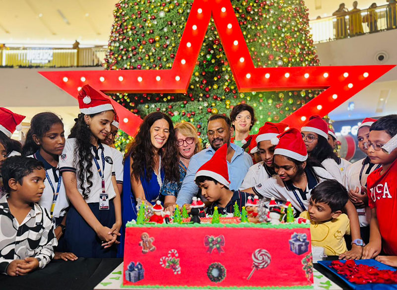 Sparkle and Cheer: Kicking Off the Holidays! TREE LIGHTING CEREMONY - 21st November 2025